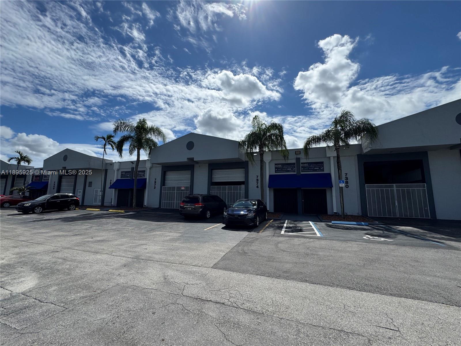 See details 7374 / sq. ft. $ 2025-10-14 0 Photo