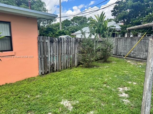 See details / 2221 sq. ft. $ 2025-10-14 0 Photo