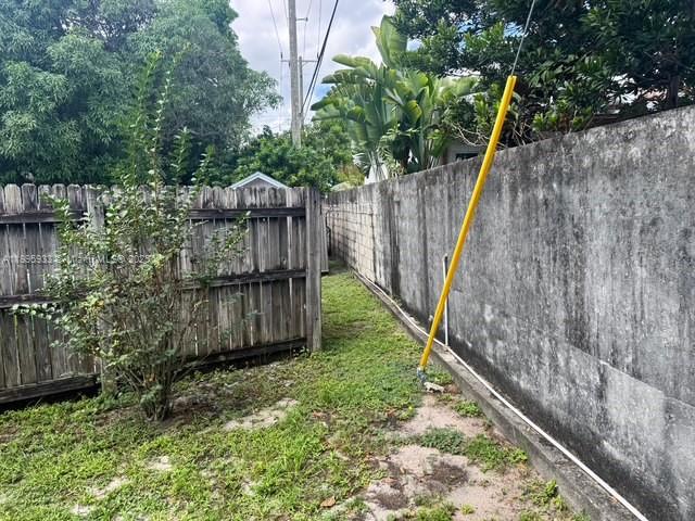 See details / 2221 sq. ft. $ 2025-10-14 0 Photo