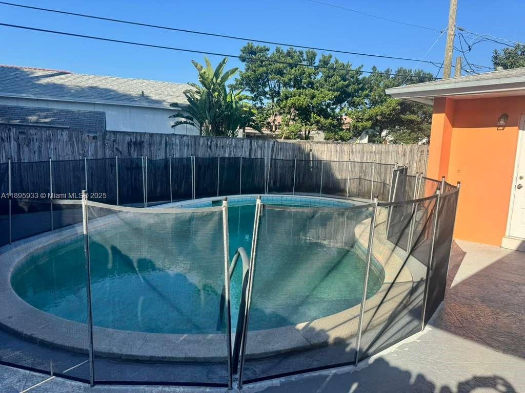   /  2221 sq. ft. $ 2025-10-14 0 Photo