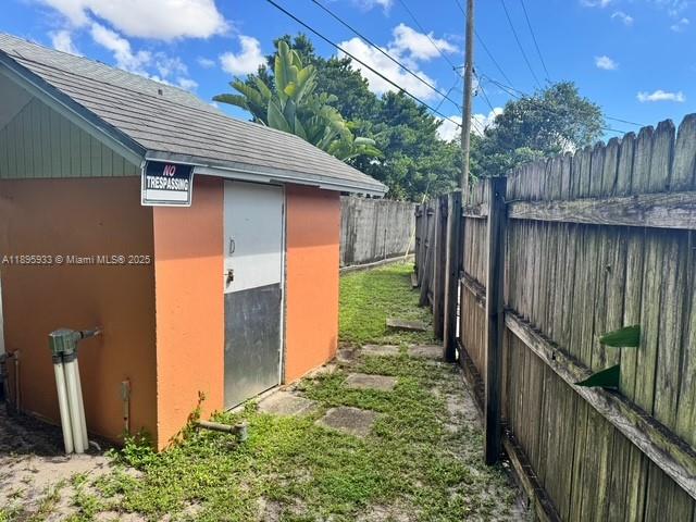 See details / 2221 sq. ft. $ 2025-10-14 0 Photo