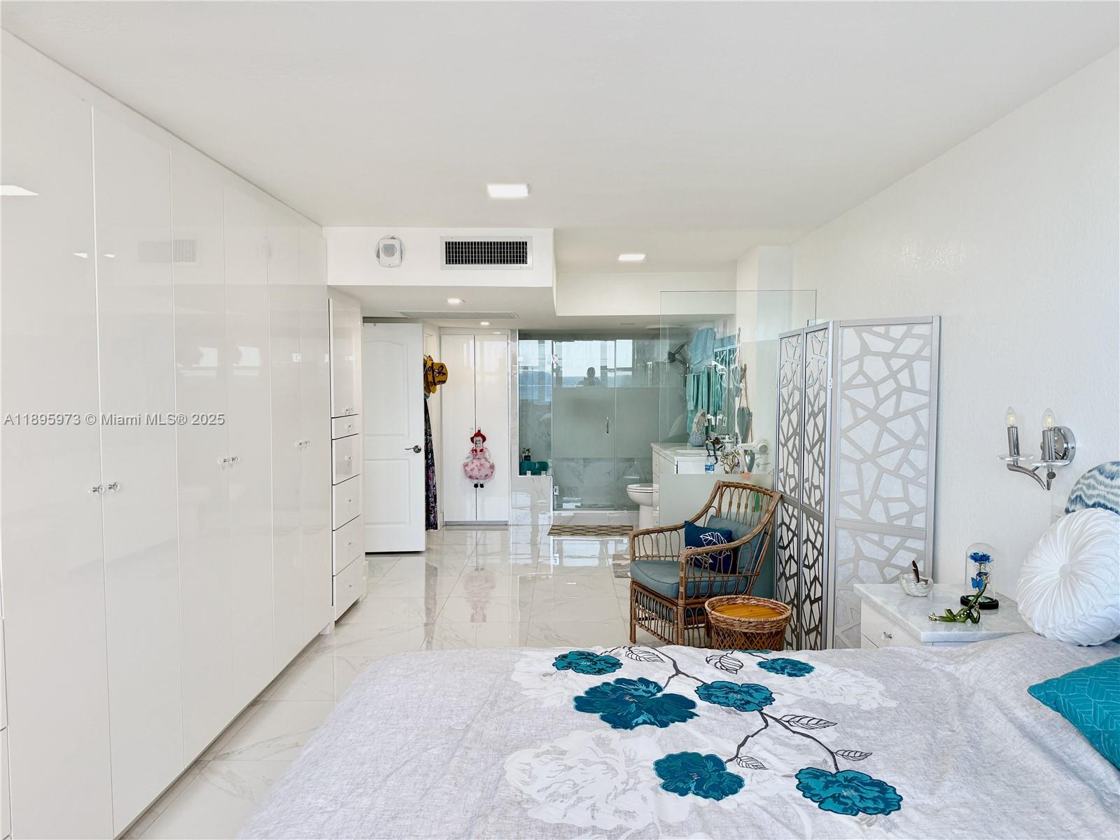 Photo of 3180 Ocean Dr  #303, Hallandale Beach, Florida, 33009 - 