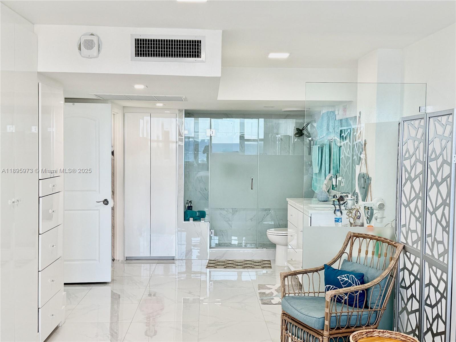 Photo of 3180 Ocean Dr  #303, Hallandale Beach, Florida, 33009 - 