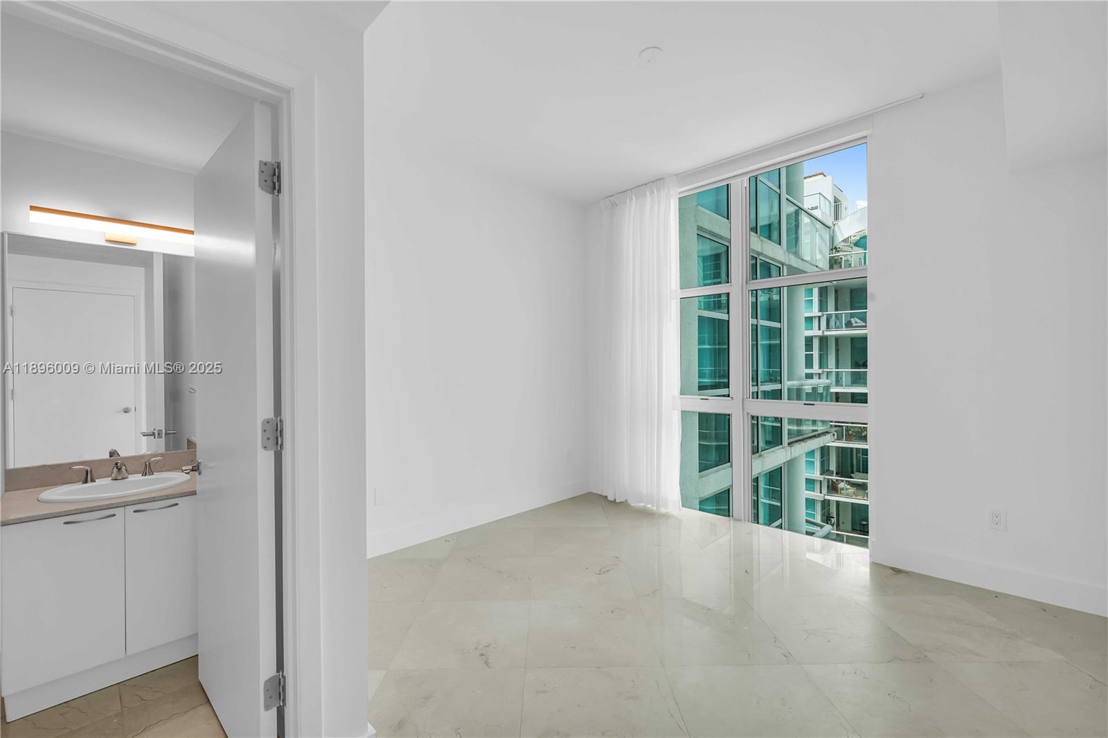 Photo of 3131 188th St  #2-1005, Aventura, Florida, 33180 - 