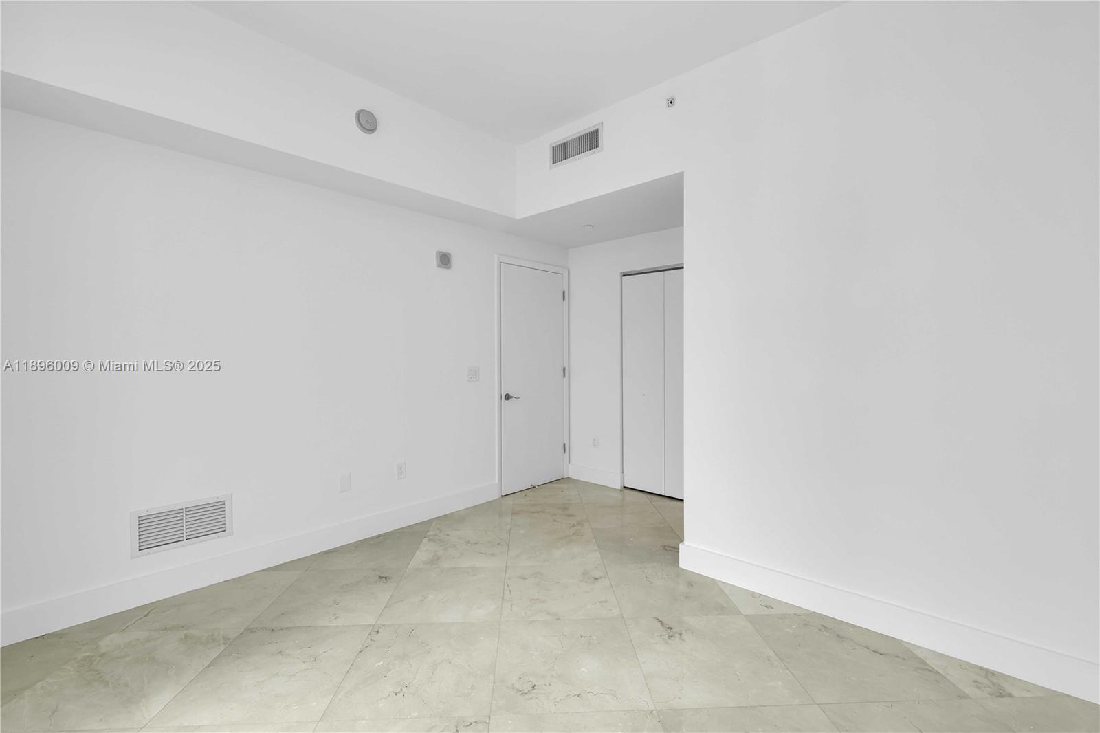 Photo of 3131 188th St  #2-1005, Aventura, Florida, 33180 - 