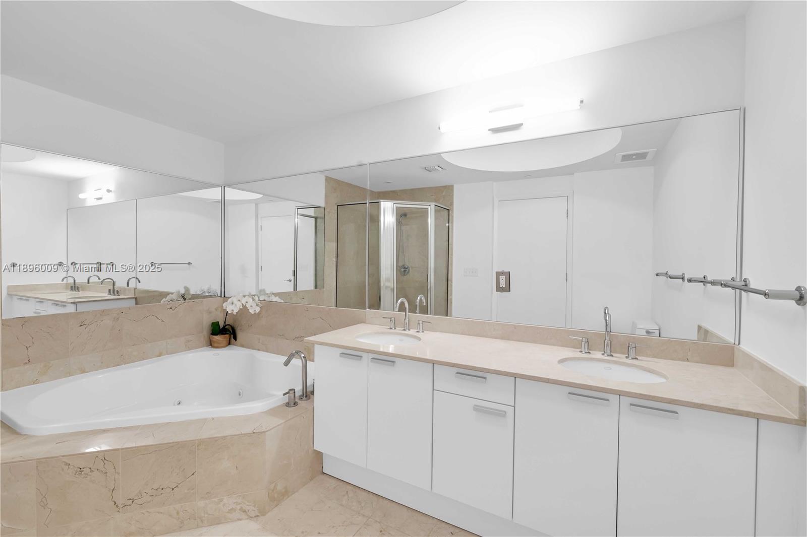 Photo of 3131 188th St  #2-1005, Aventura, Florida, 33180 - 