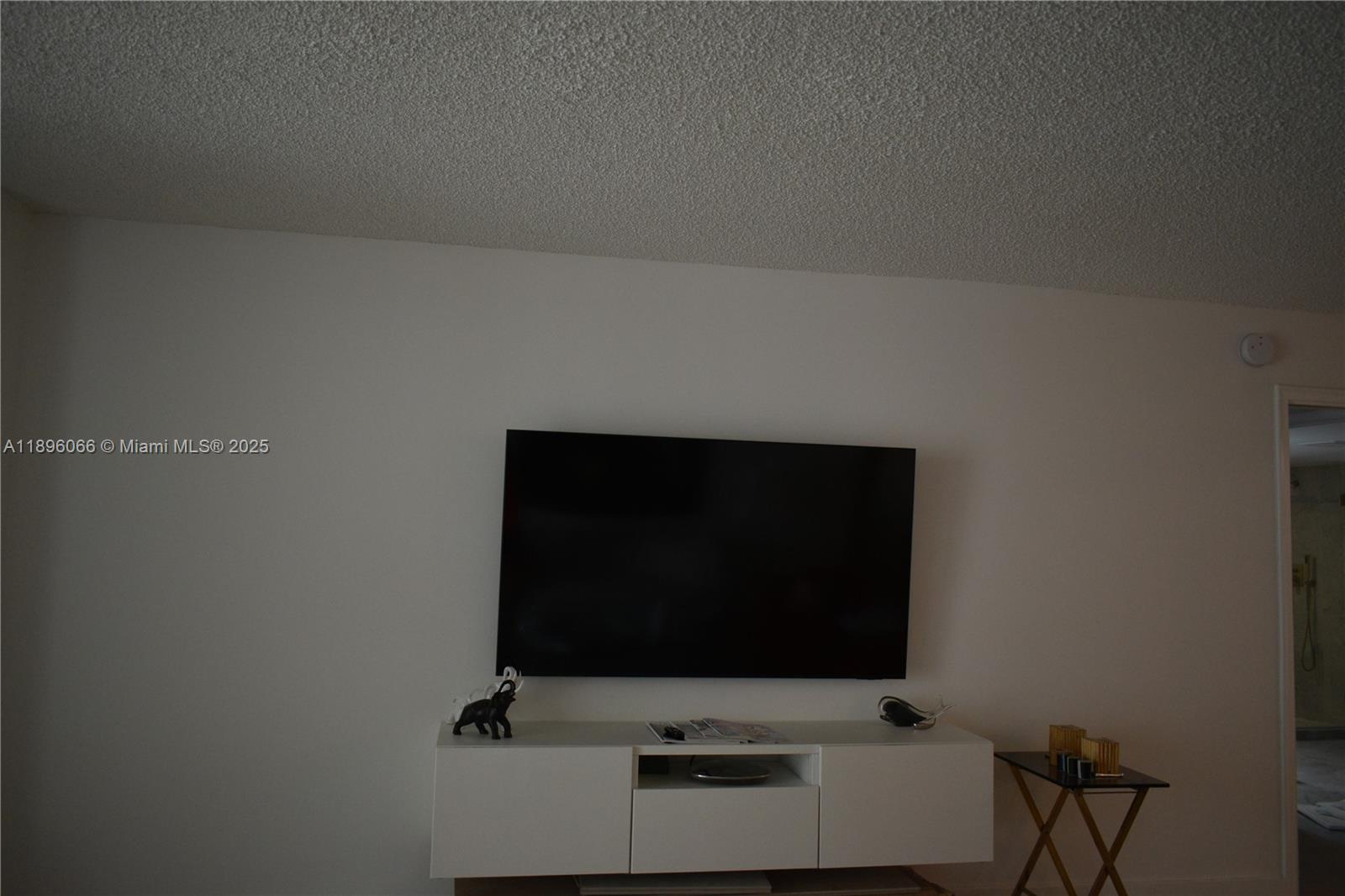 Photo of 1865 Ocean Dr  #14N, Hallandale Beach, Florida, 33009 - 