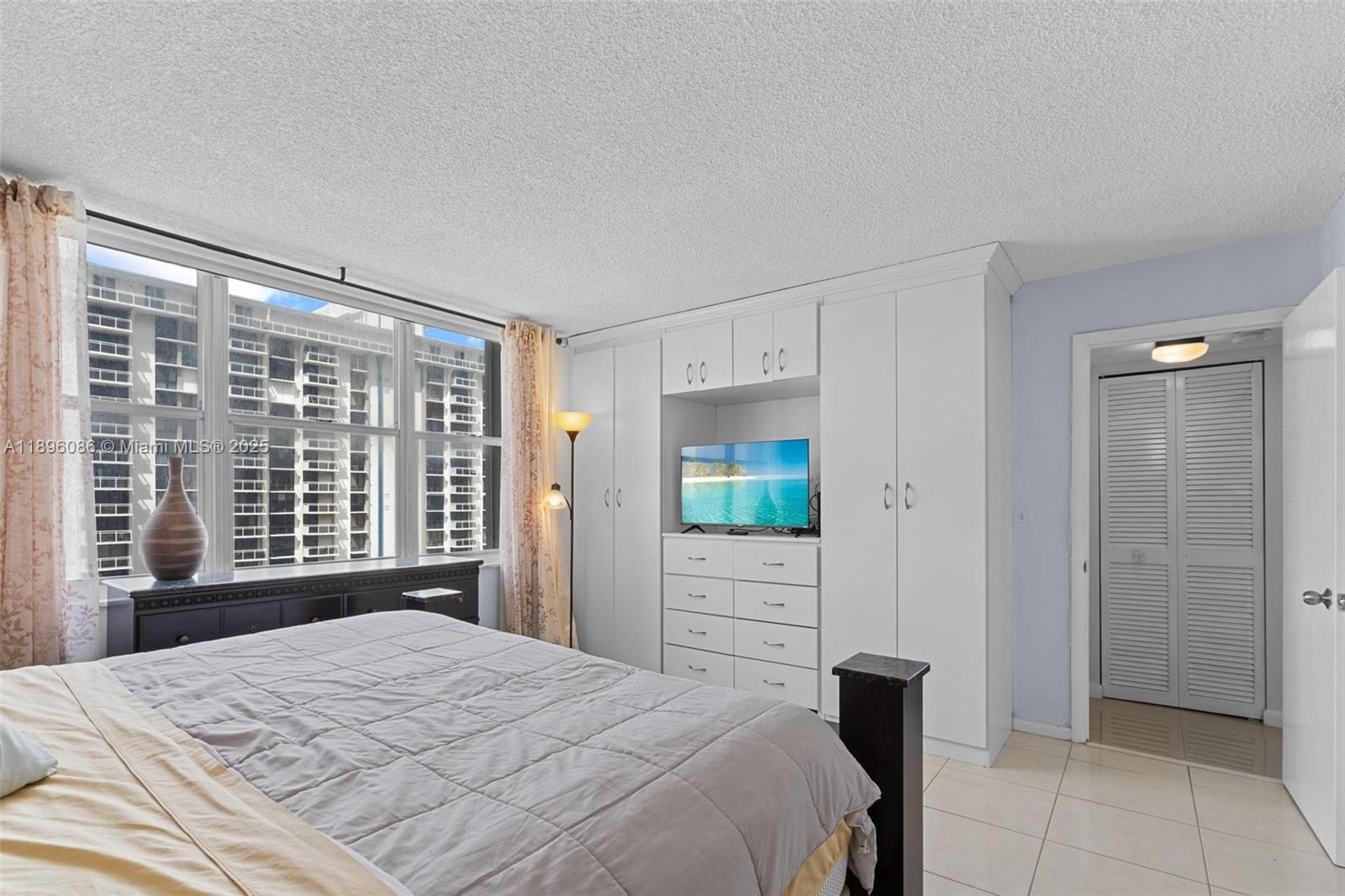 Photo of 2101 Ocean Dr  #905, Hollywood, Florida, 33019 -