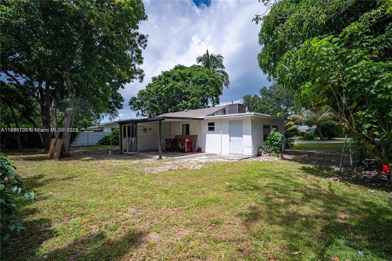 See details 28 3 / 2 1360 sq. ft. $ 2025-10-17 0 Photo