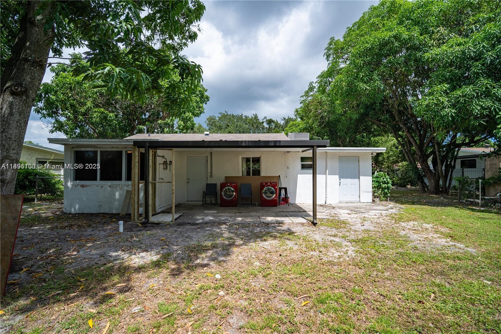 See details 28 3 / 2 1360 sq. ft. $ 2025-10-17 0 Photo