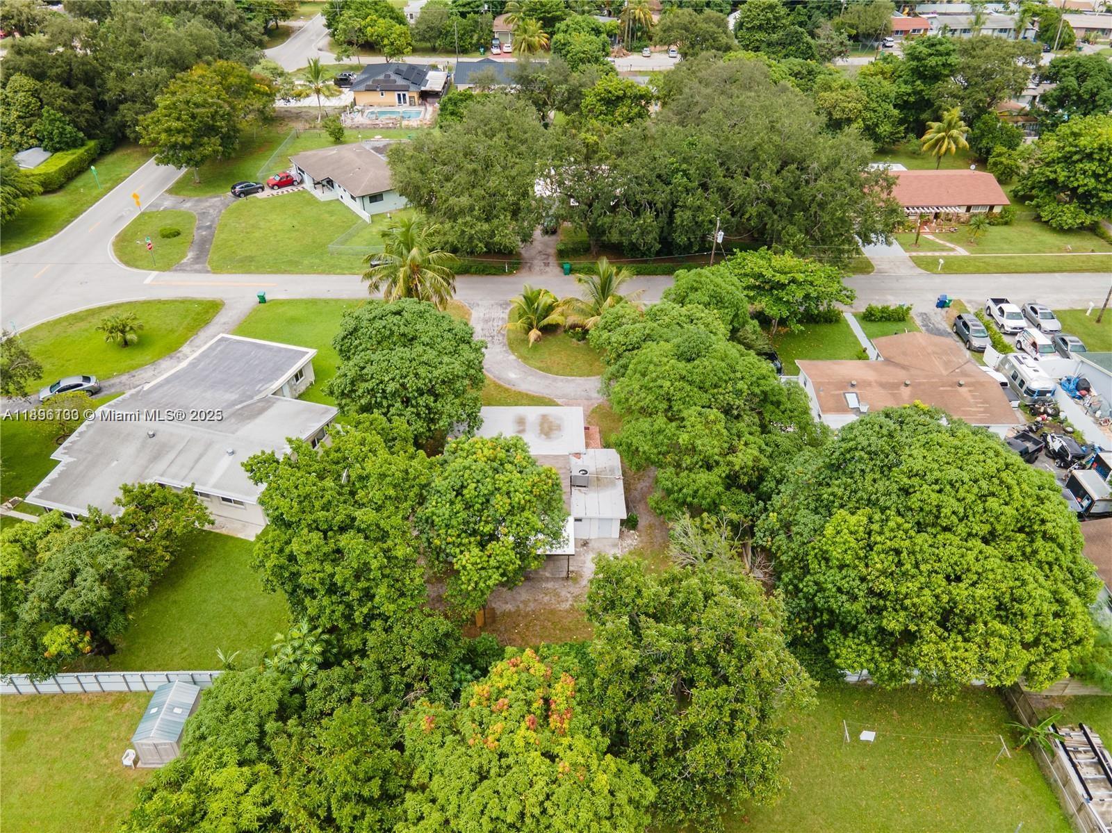 See details 28 3 / 2 1360 sq. ft. $ 2025-10-17 0 Photo