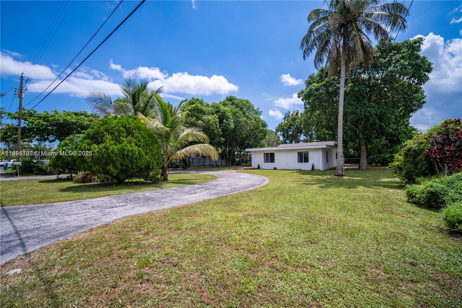 See details 28 3 / 2 1360 sq. ft. $ 2025-10-17 0 Photo