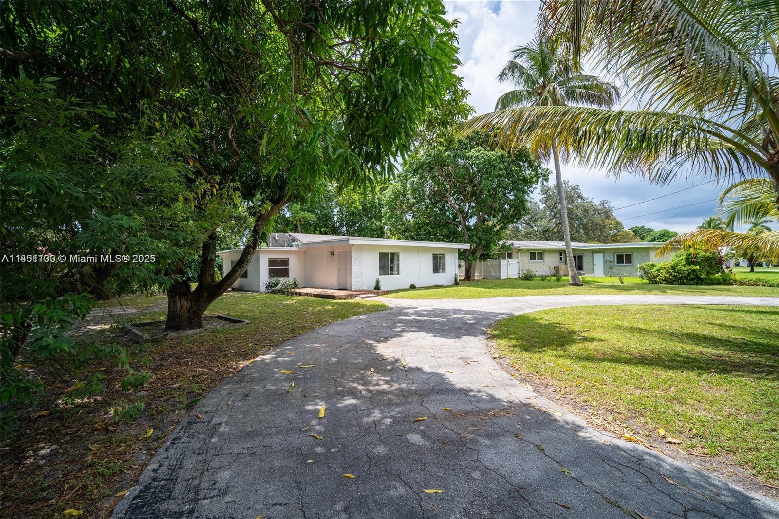 See details 28 3 / 2 1360 sq. ft. $ 2025-10-17 0 Photo