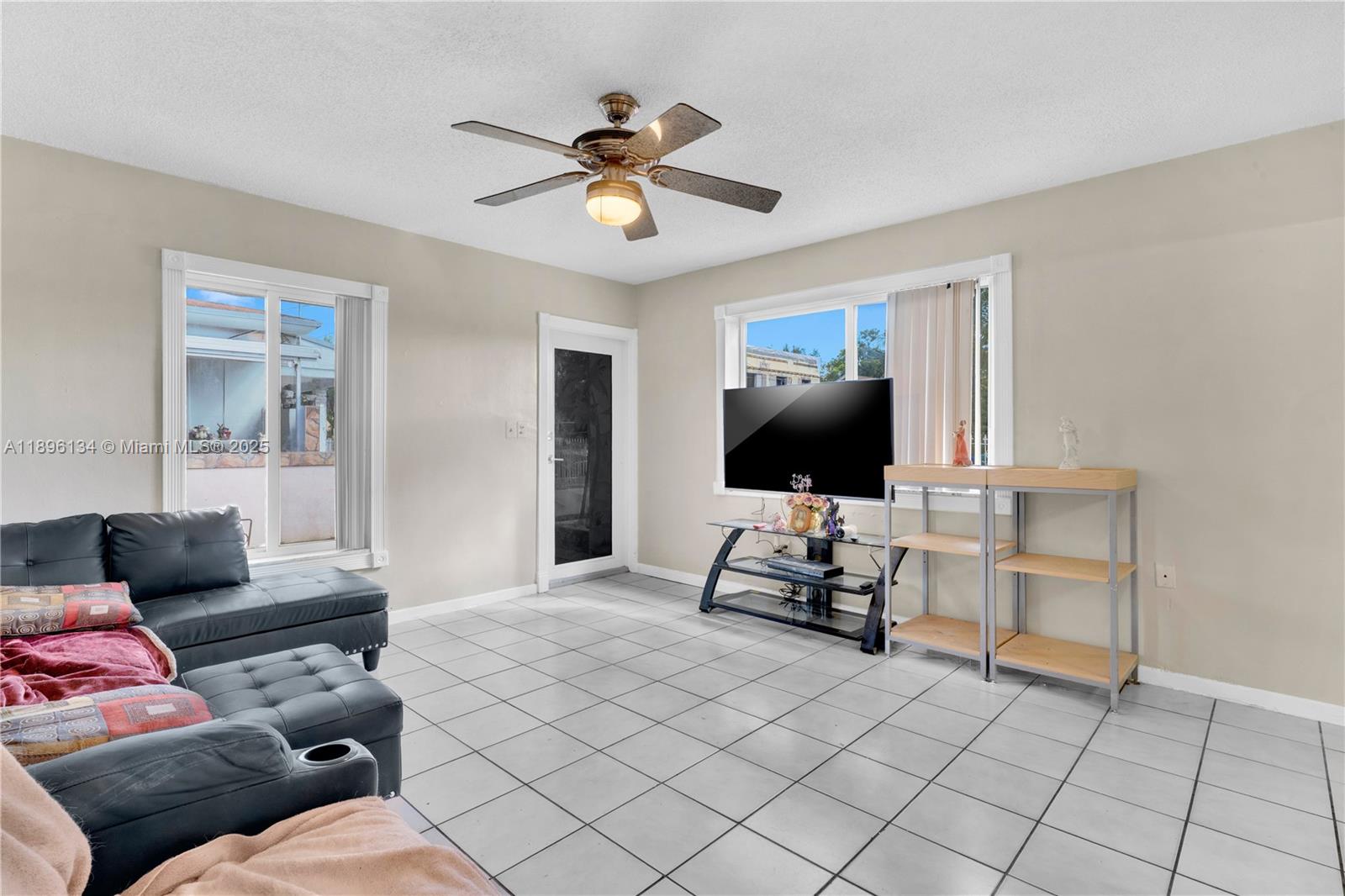 See details / 2126 sq. ft. $ 2025-10-14 0 Photo