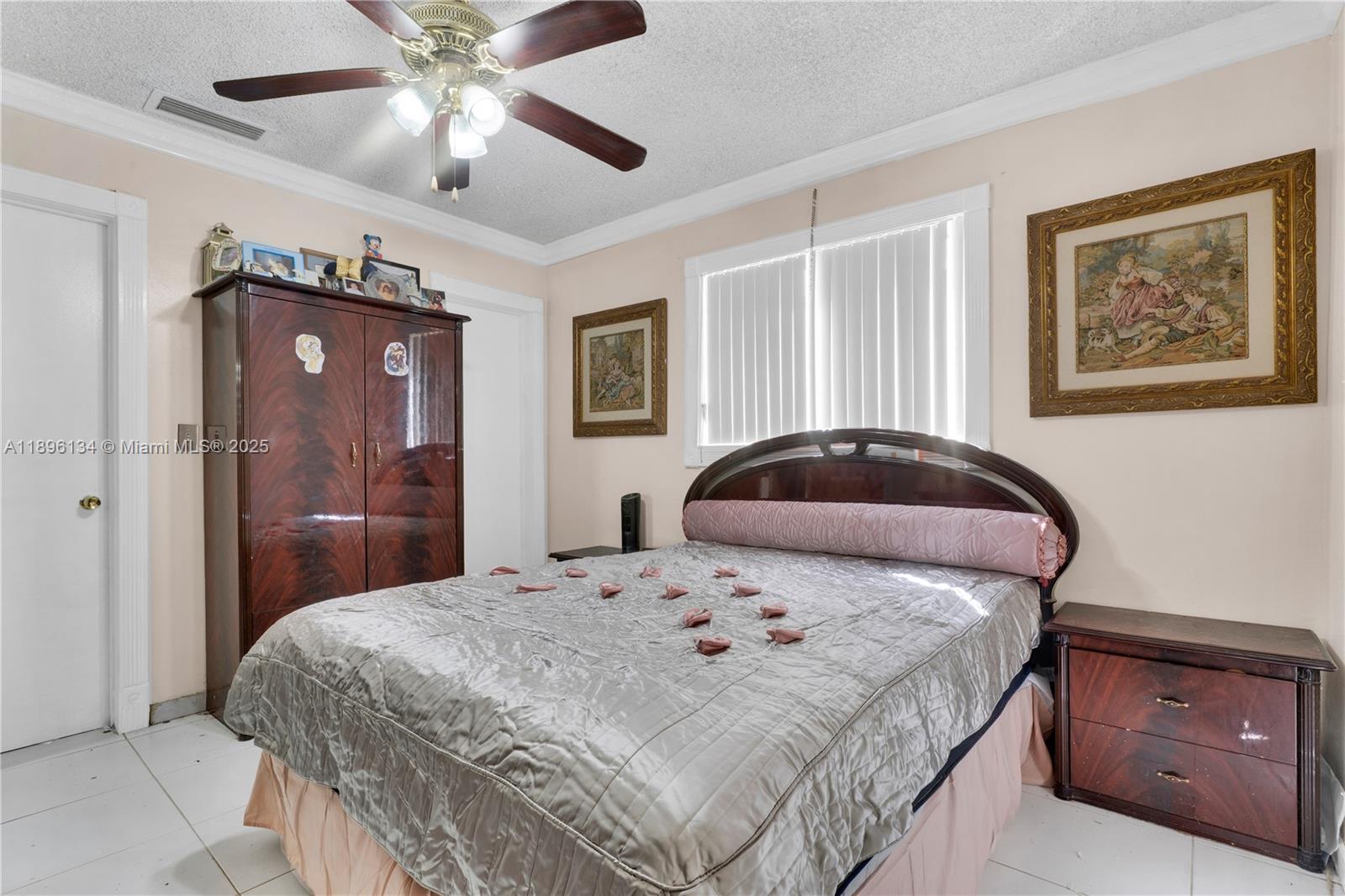 See details / 2126 sq. ft. $ 2025-10-14 0 Photo
