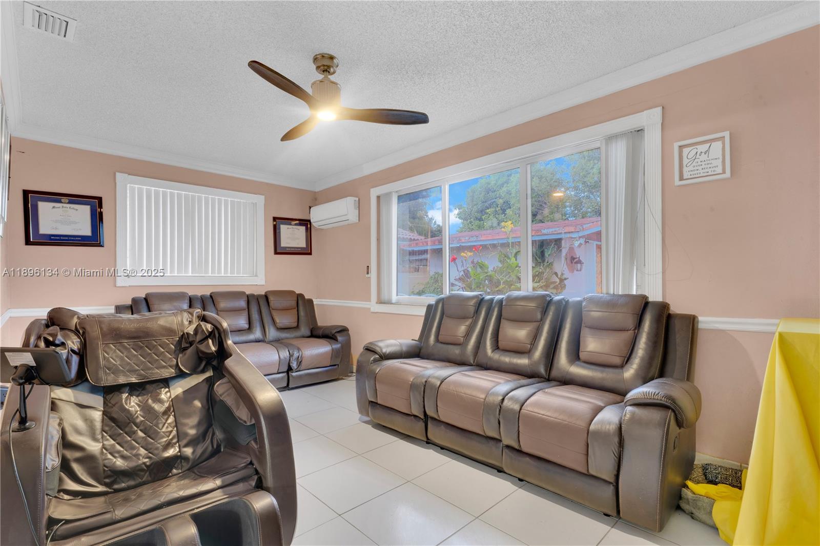 See details / 2126 sq. ft. $ 2025-10-14 0 Photo