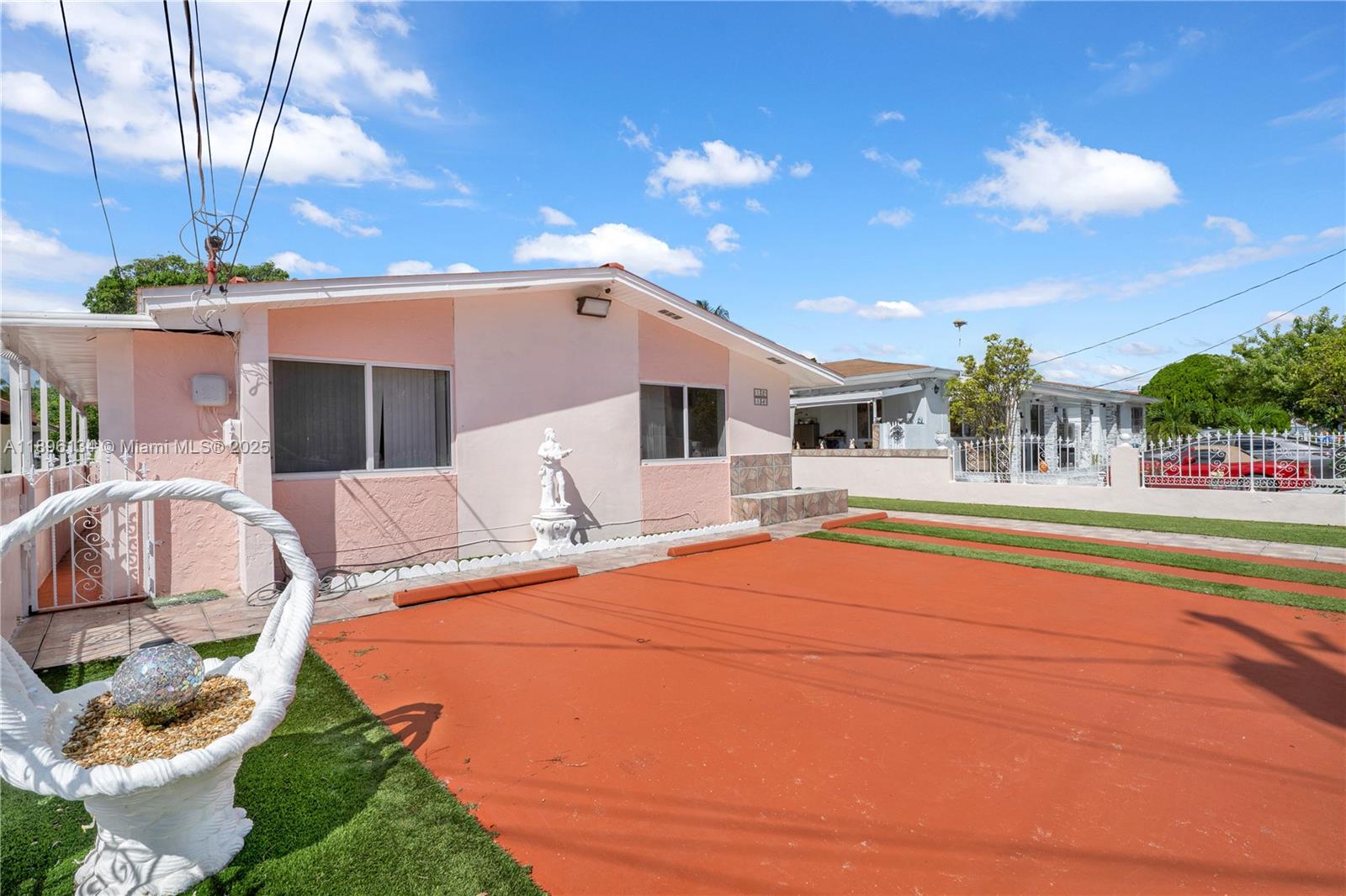 See details / 2126 sq. ft. $ 2025-10-14 0 Photo