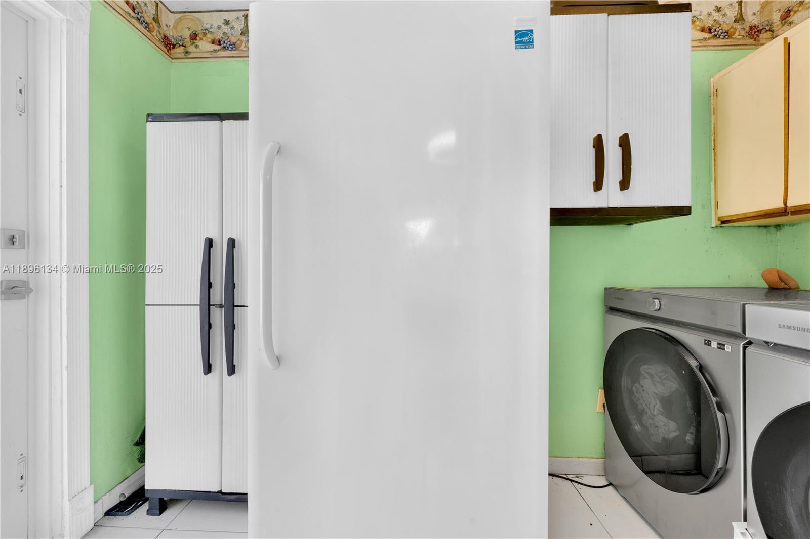 See details / 2126 sq. ft. $ 2025-10-14 0 Photo