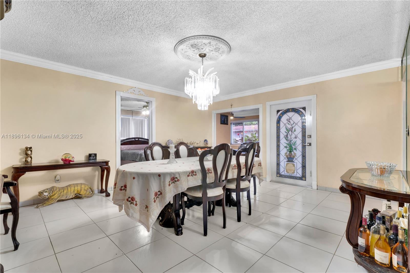 See details / 2126 sq. ft. $ 2025-10-14 0 Photo
