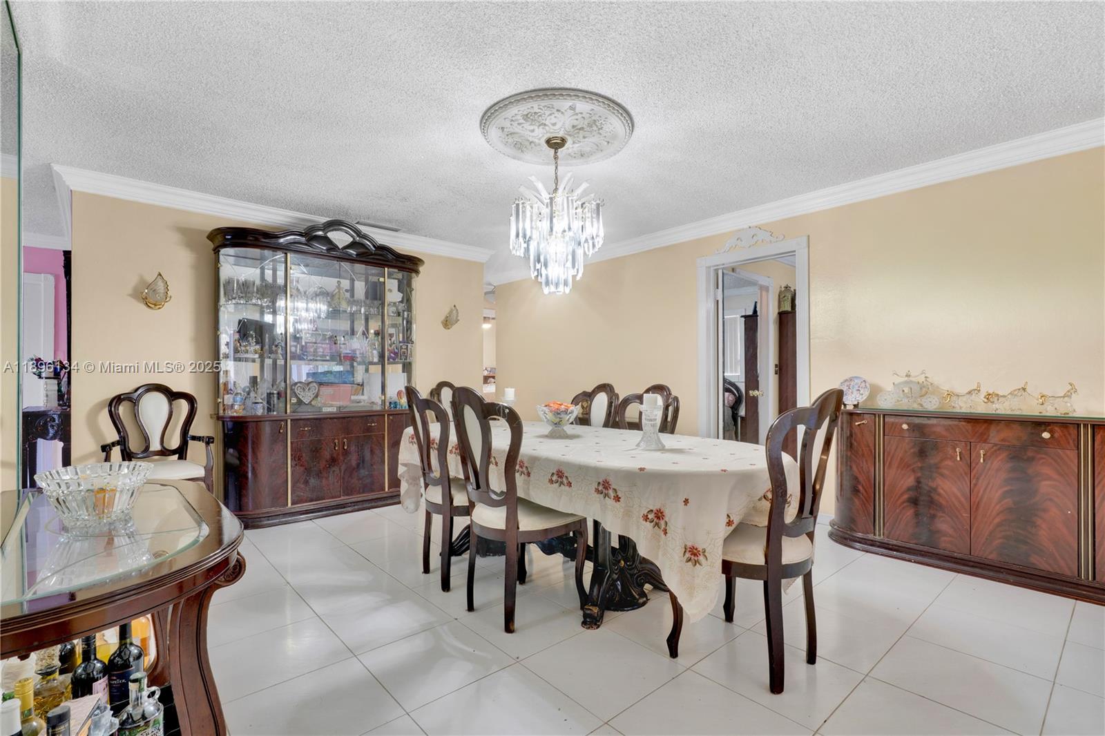 See details / 2126 sq. ft. $ 2025-10-14 0 Photo