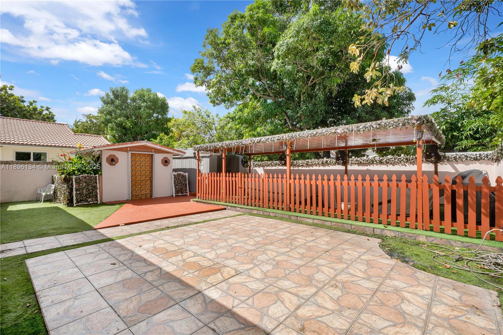 See details / 2126 sq. ft. $ 2025-10-14 0 Photo