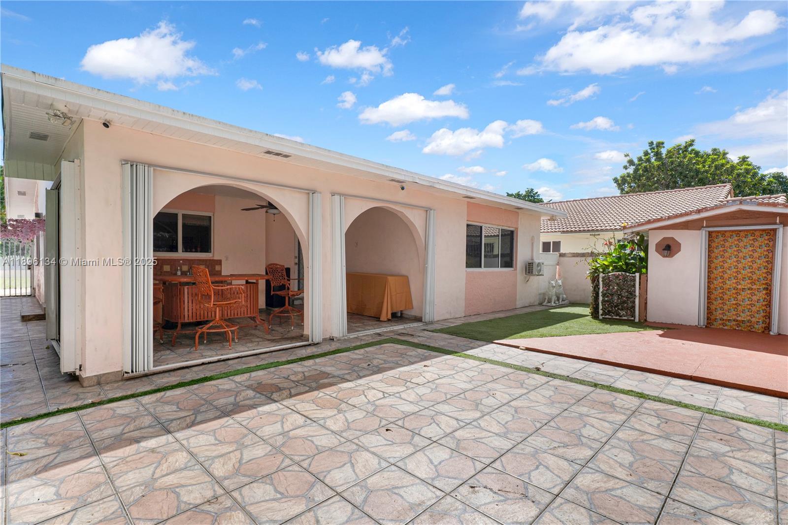 See details / 2126 sq. ft. $ 2025-10-14 0 Photo