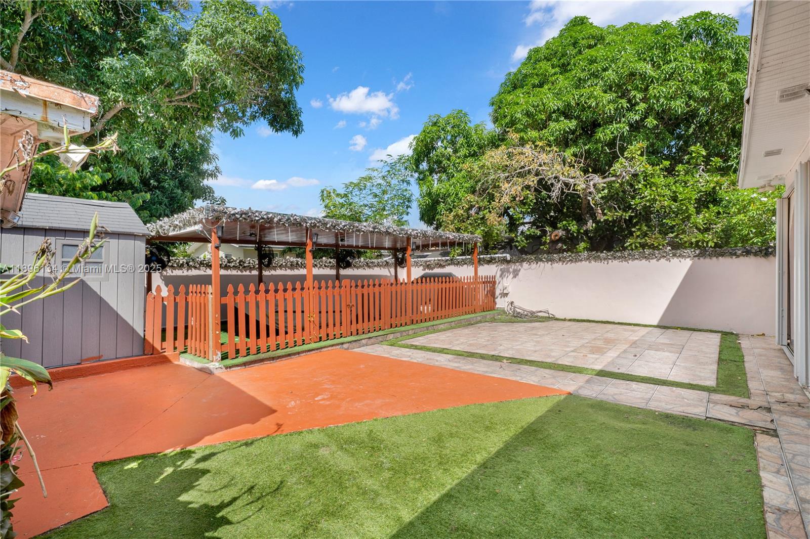 See details / 2126 sq. ft. $ 2025-10-14 0 Photo