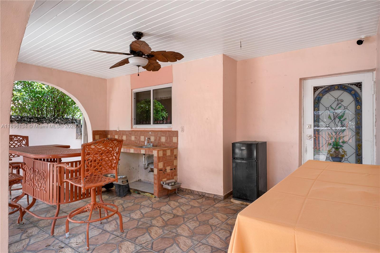 See details / 2126 sq. ft. $ 2025-10-14 0 Photo
