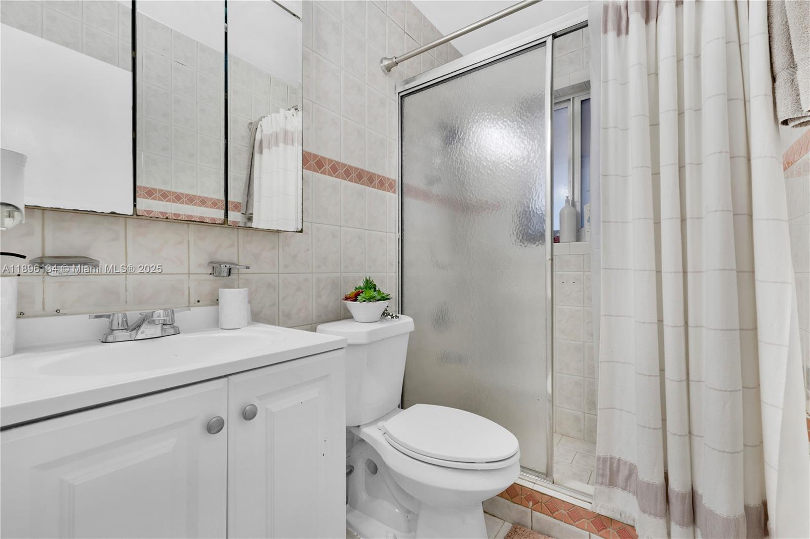 See details / 2126 sq. ft. $ 2025-10-14 0 Photo