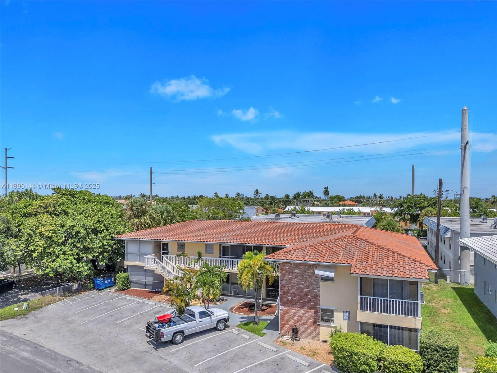 See details / 690 sq. ft. $ 2025-10-14 0 Photo