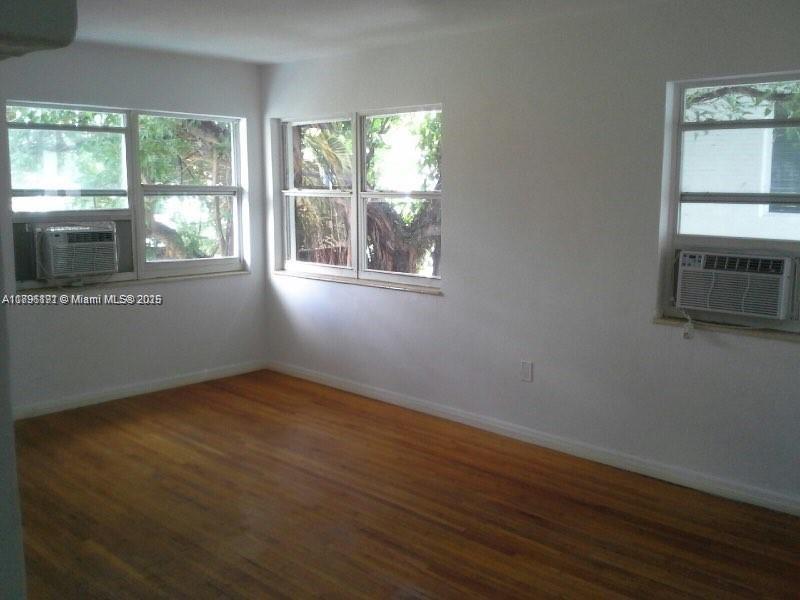 See details / sq. ft. $ 2025-10-14 0 Photo