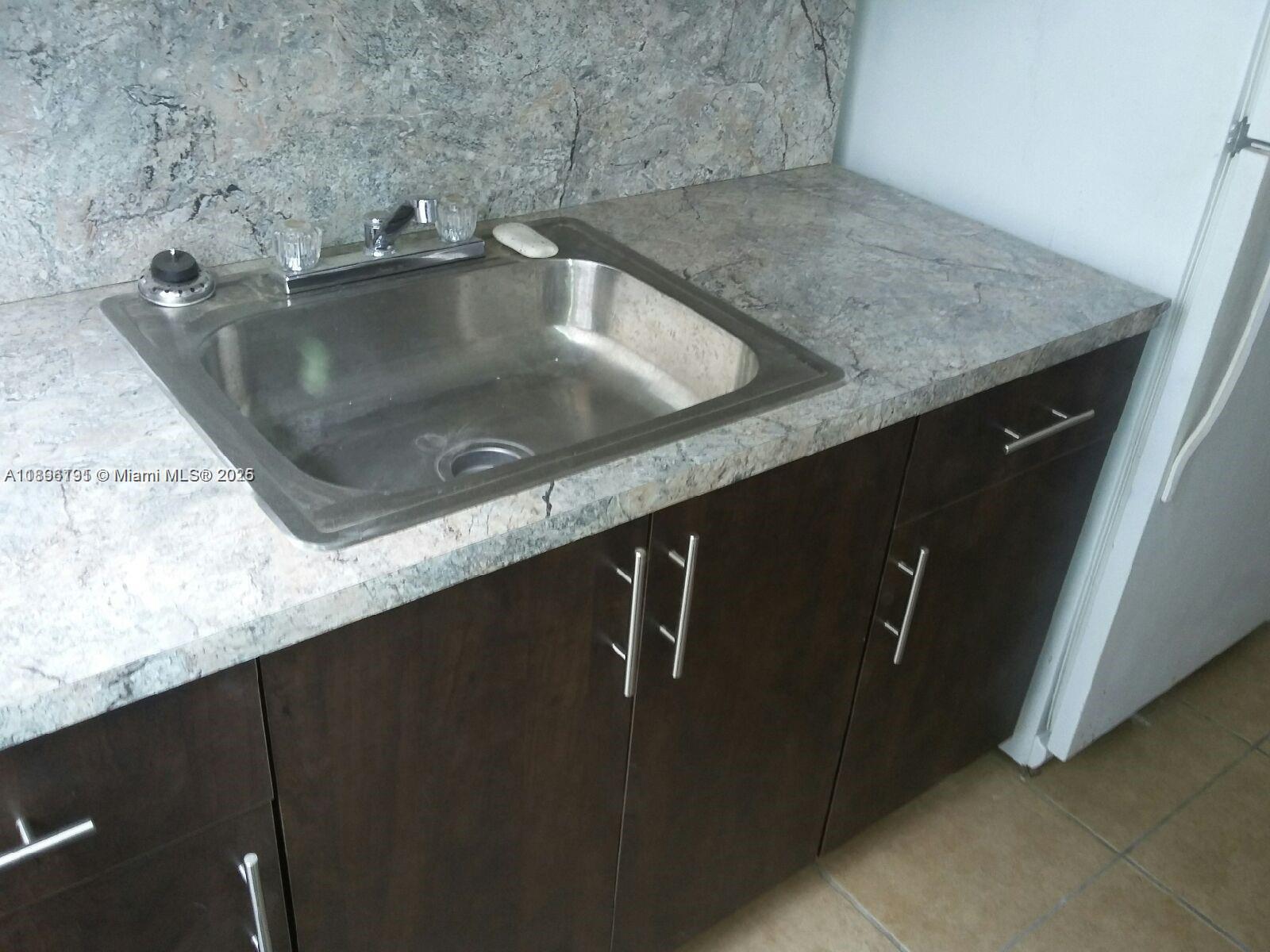 See details / sq. ft. $ 2025-10-14 0 Photo