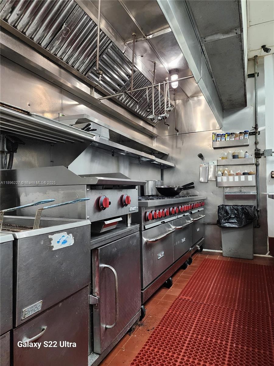 Подробнее 18 / кв.футов $ 2025-10-14 0 Фото