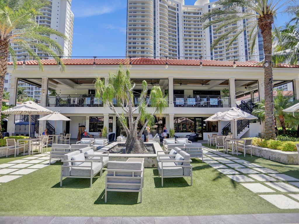 See details 903 2 / 2 1580 sq. ft. $ 2025-10-14 0 Photo