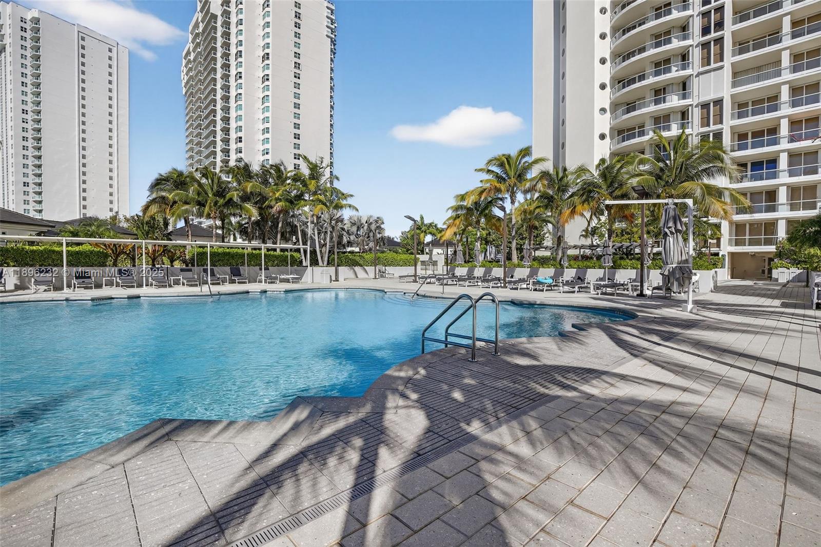 903 2 / 2 1580 sq. ft. $ 2025-10-14 0 Photo