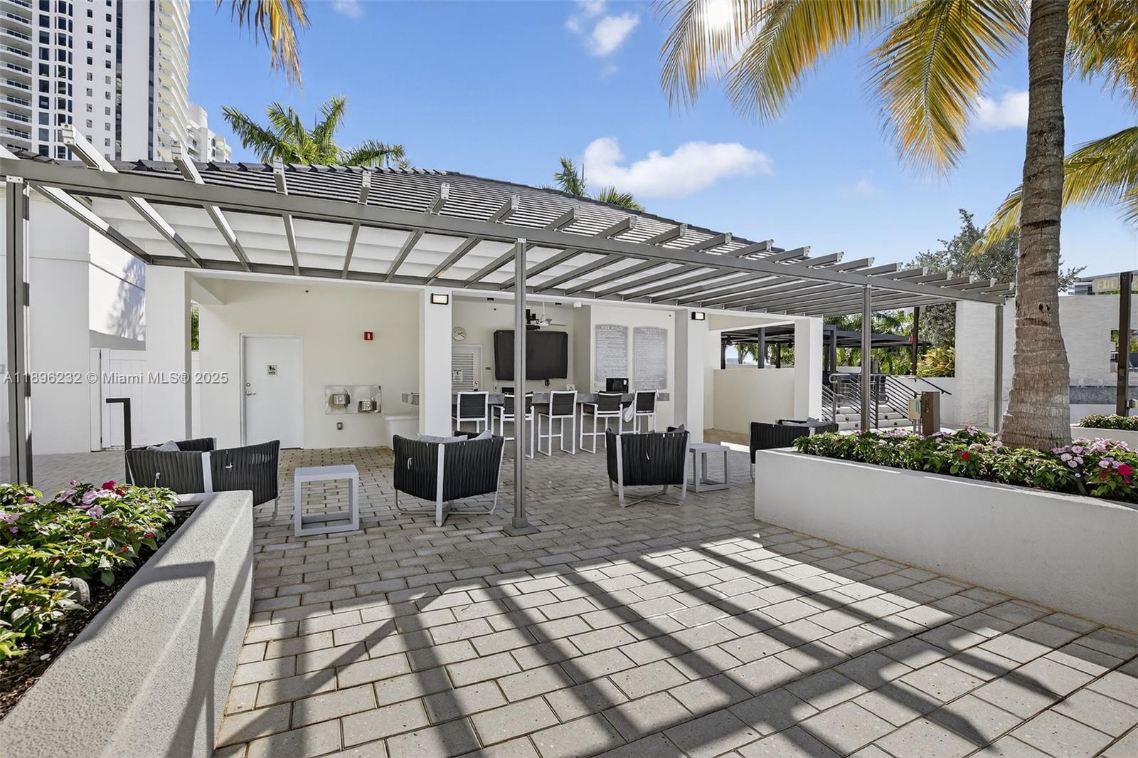 903 2 / 2 1580 sq. ft. $ 2025-10-14 0 Photo