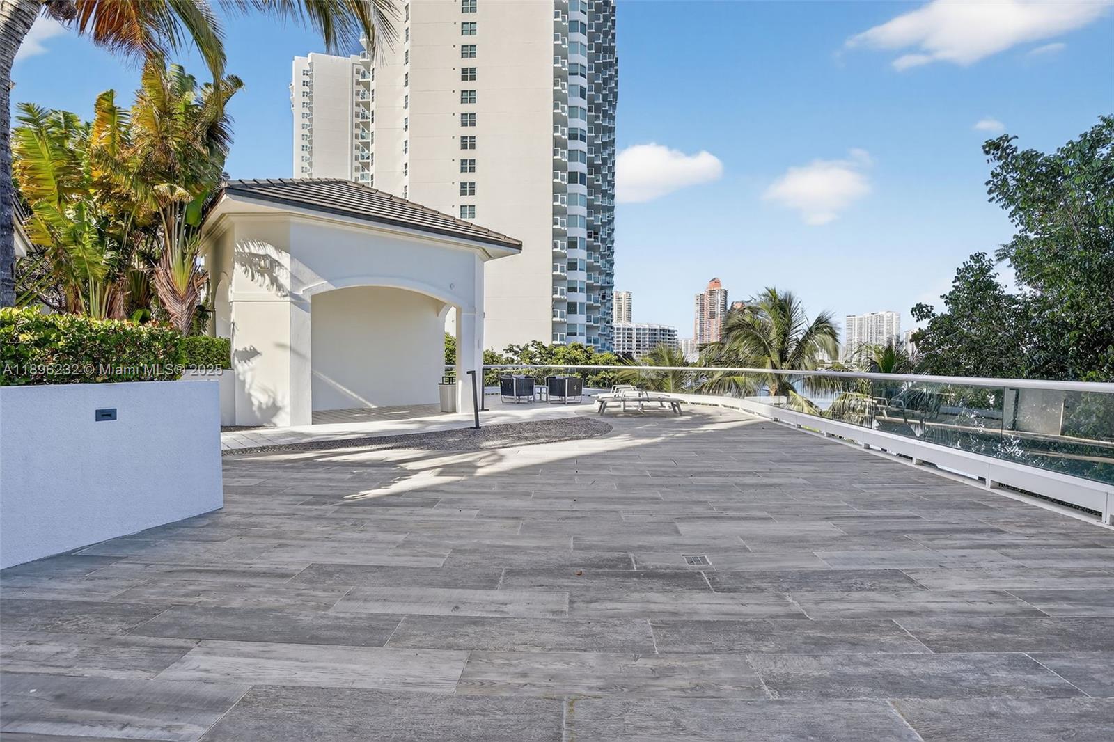 903 2 / 2 1580 sq. ft. $ 2025-10-14 0 Photo