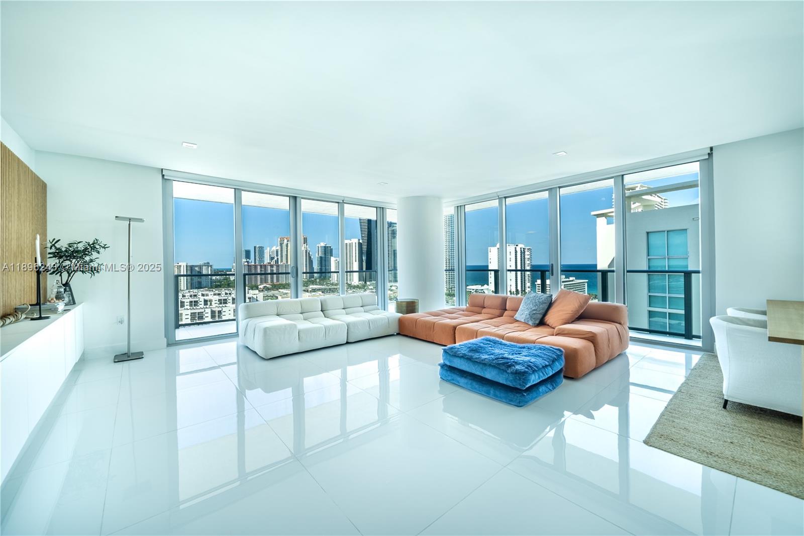 4-1901 3 / 4 1892 sq. ft. $ 2025-10-14 0 foto