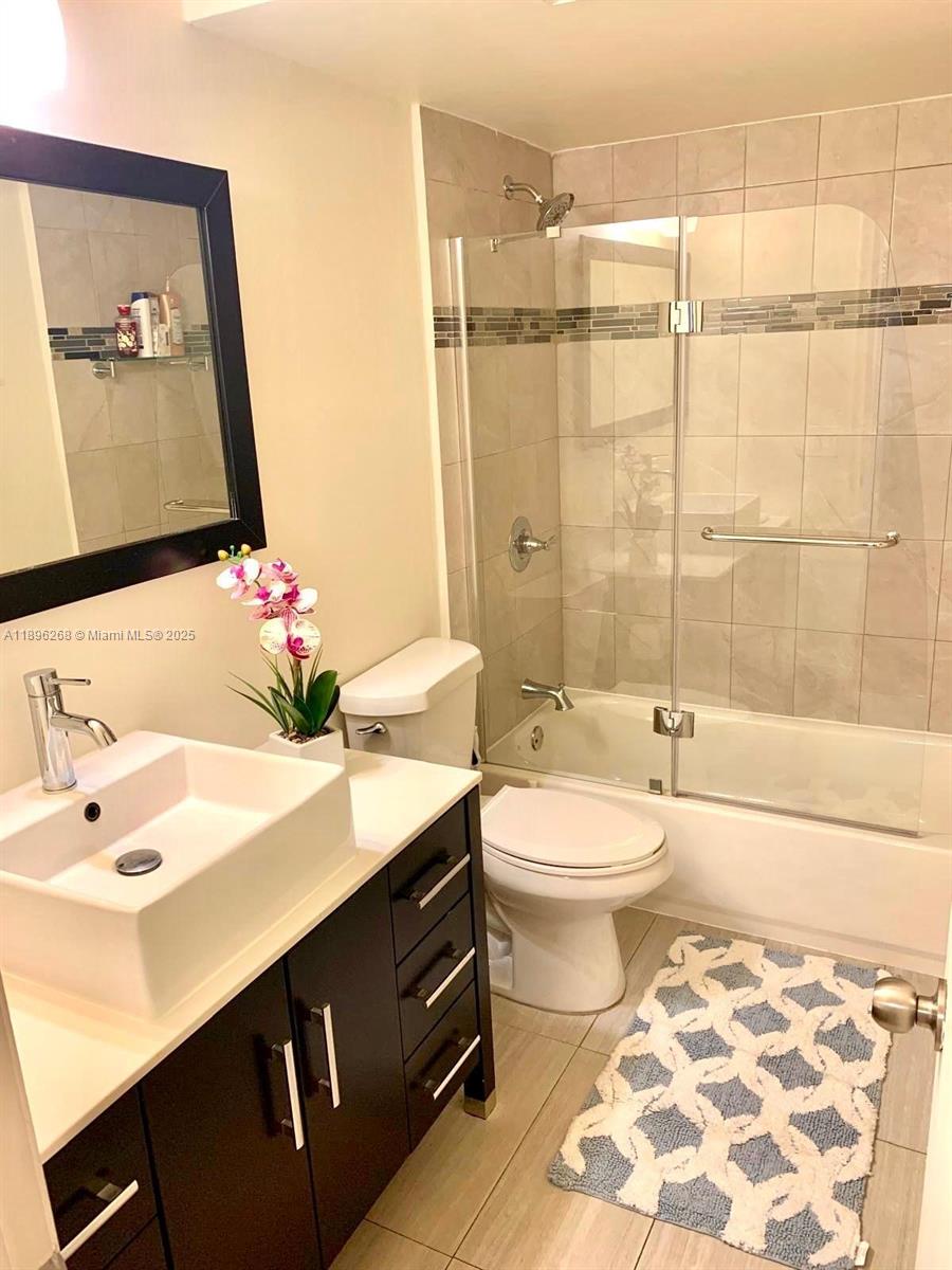 Photo of 319 14th Ave #702, Hallandale Beach, Florida, 33009 -