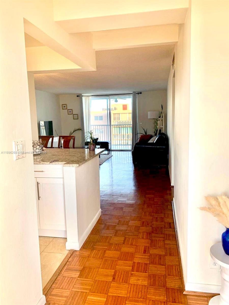Photo of 319 14th Ave #702, Hallandale Beach, Florida, 33009 -