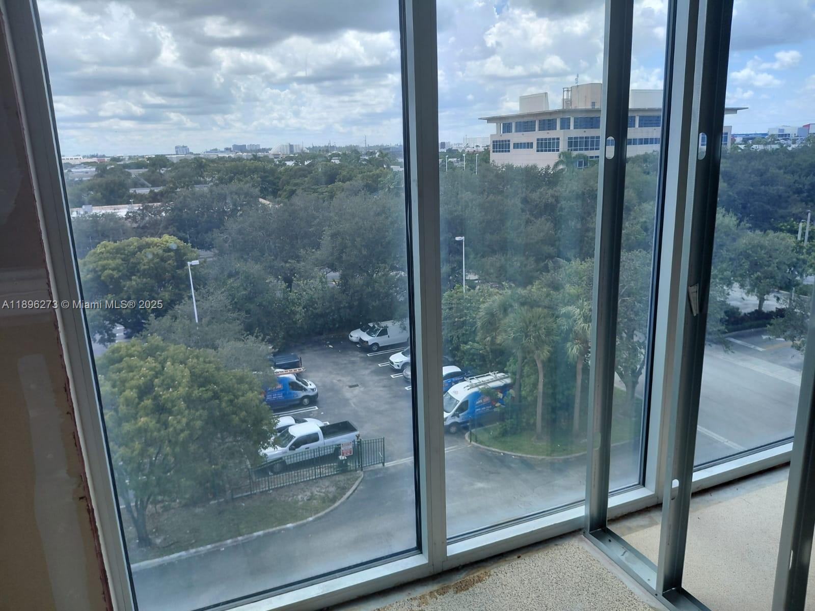 Ver detalles 406 / sq. ft. $ 2025-10-14 0 foto