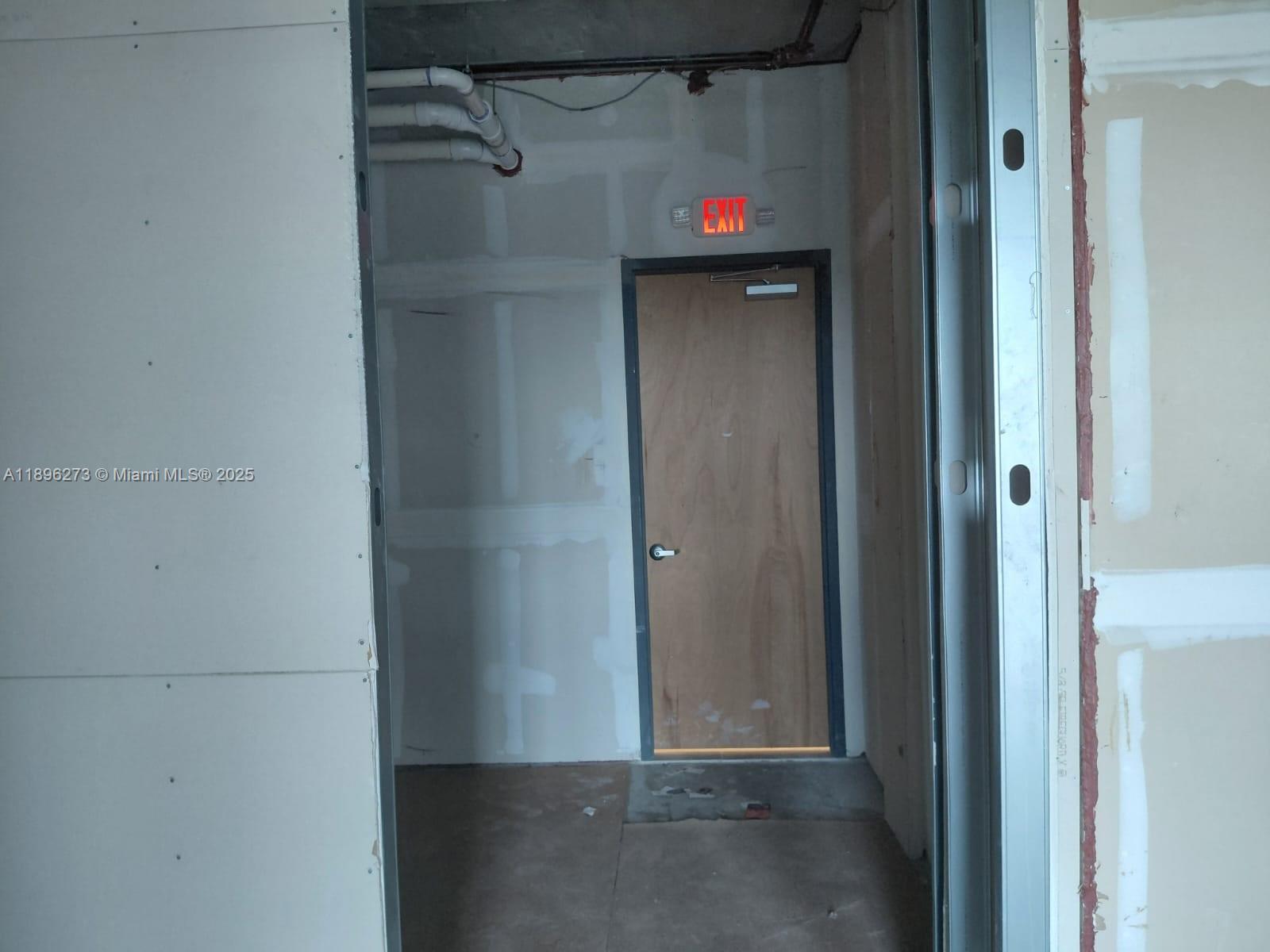 Ver detalles 406 / sq. ft. $ 2025-10-14 0 foto
