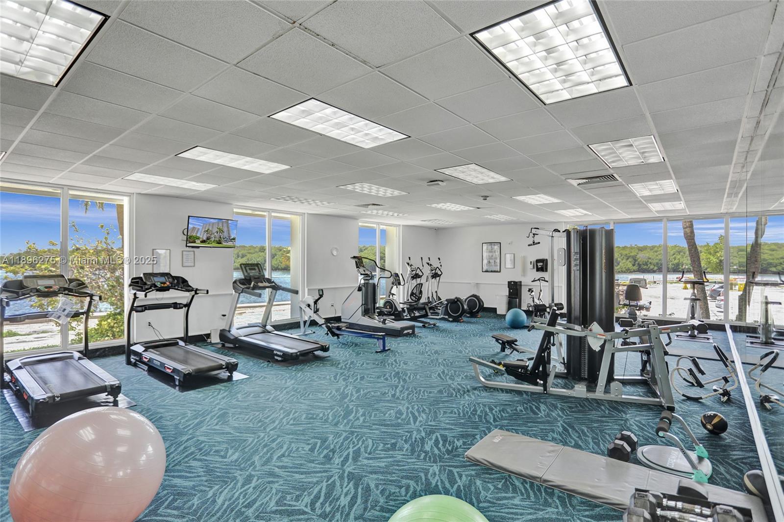 Ver detalles 731 2 / 2 1350 sq. ft. $ 2025-10-14 0 foto
