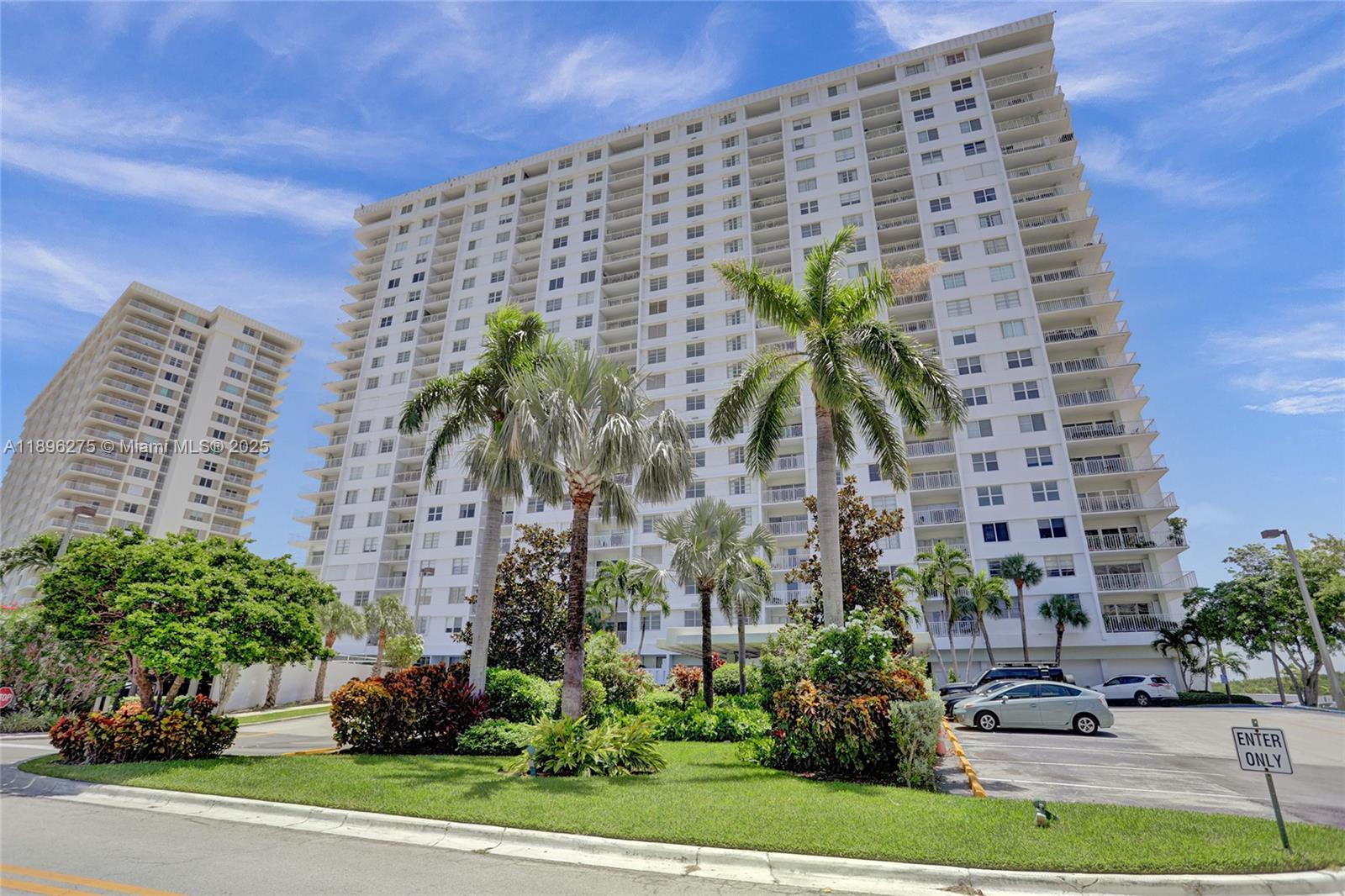Ver detalles 731 2 / 2 1350 sq. ft. $ 2025-10-14 0 foto