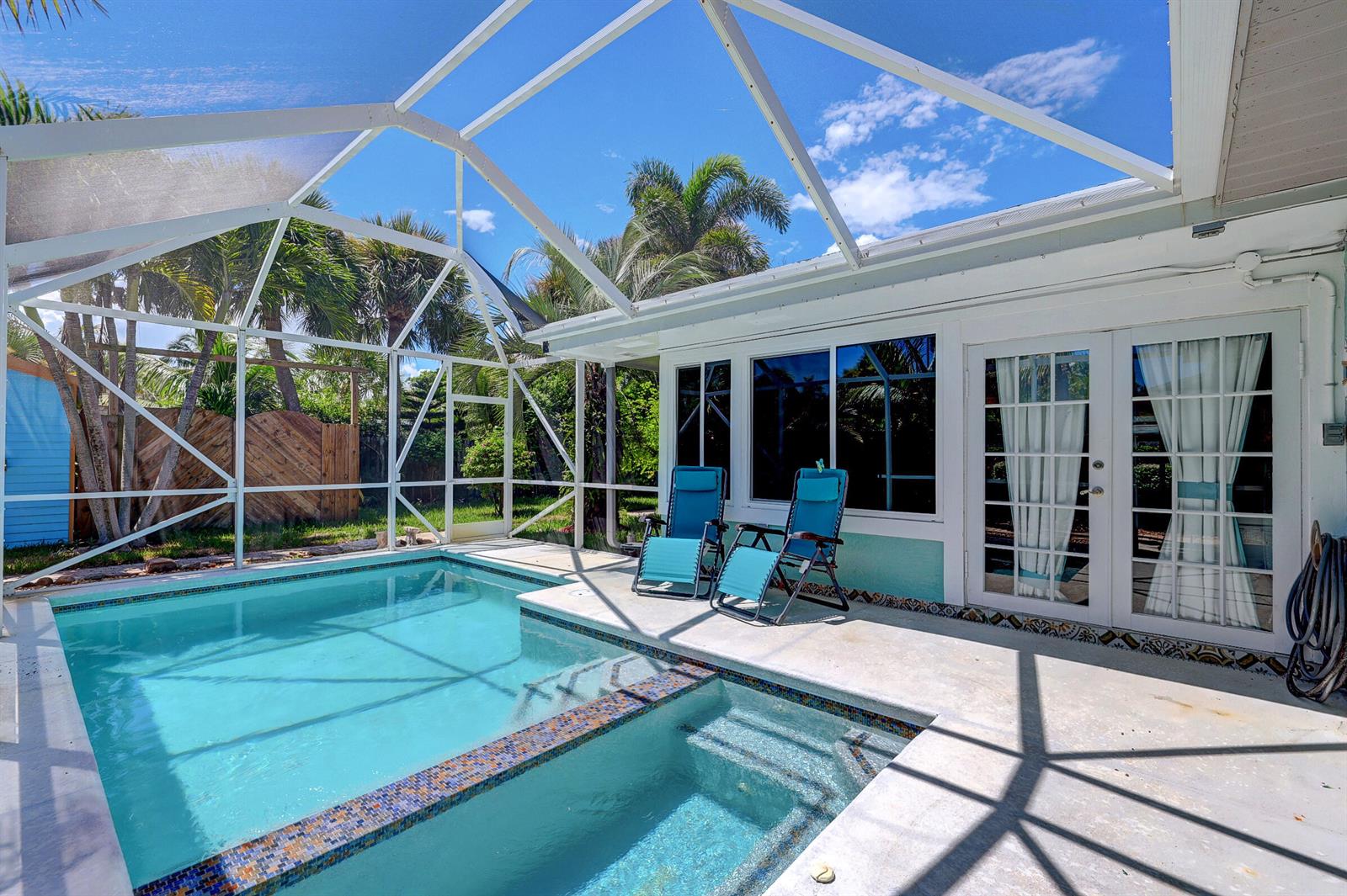 Ver detalles 1927 3 / 2 1777 sq. ft. $ 2026-06-07 0 foto