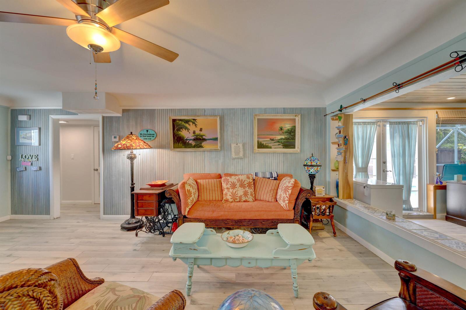 Ver detalles 1927 3 / 2 1777 sq. ft. $ 2026-06-07 0 foto