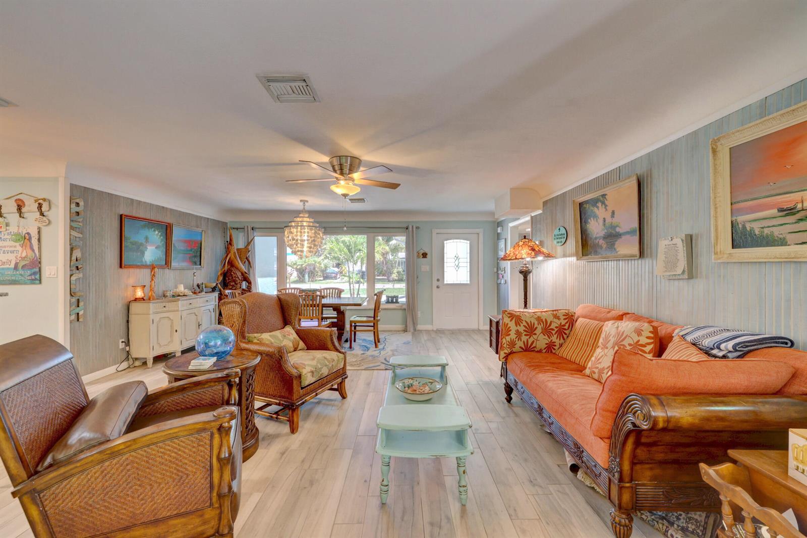 Ver detalles 1927 3 / 2 1777 sq. ft. $ 2026-06-07 0 foto