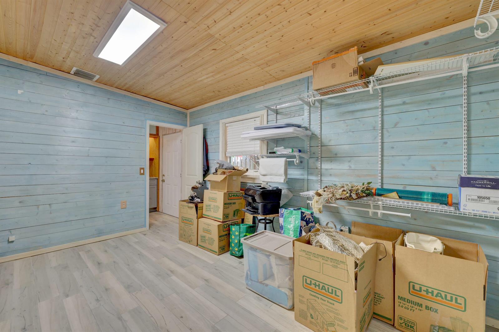 Ver detalles 1927 3 / 2 1777 sq. ft. $ 2026-06-07 0 foto