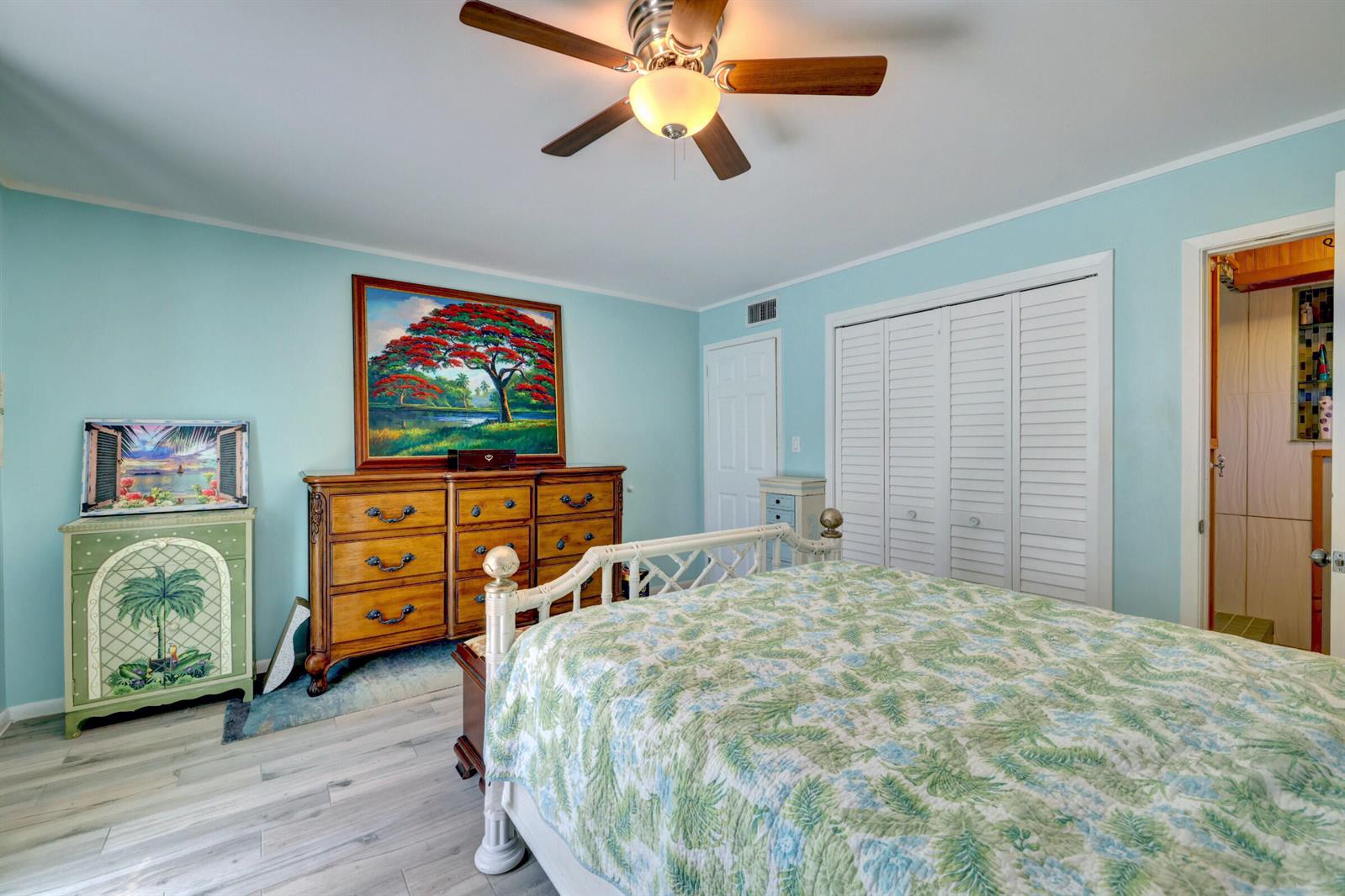 Ver detalles 1927 3 / 2 1777 sq. ft. $ 2026-06-07 0 foto