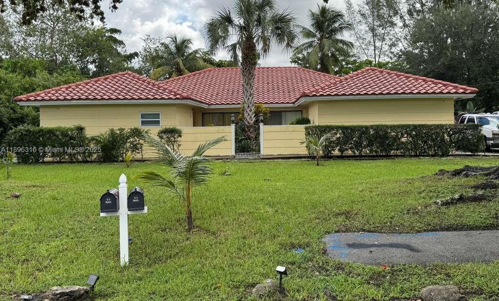 See details / 2698 sq. ft. $ 2025-10-14 0 Photo
